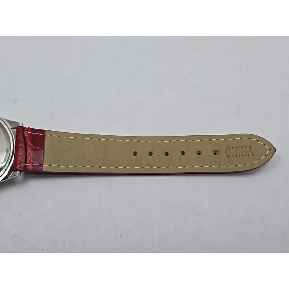 WYL Snowman Christmas Quartz Watch Red Leather Strap Novelty New Battery USA 3D